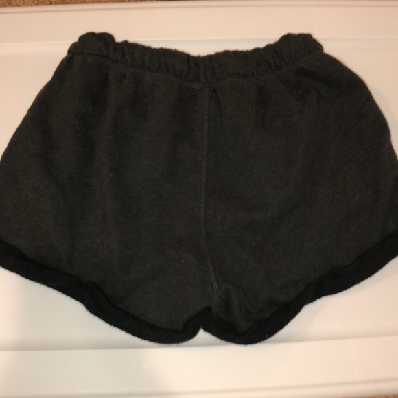 🌻H&M shorts bundle - Picture 8 of 8